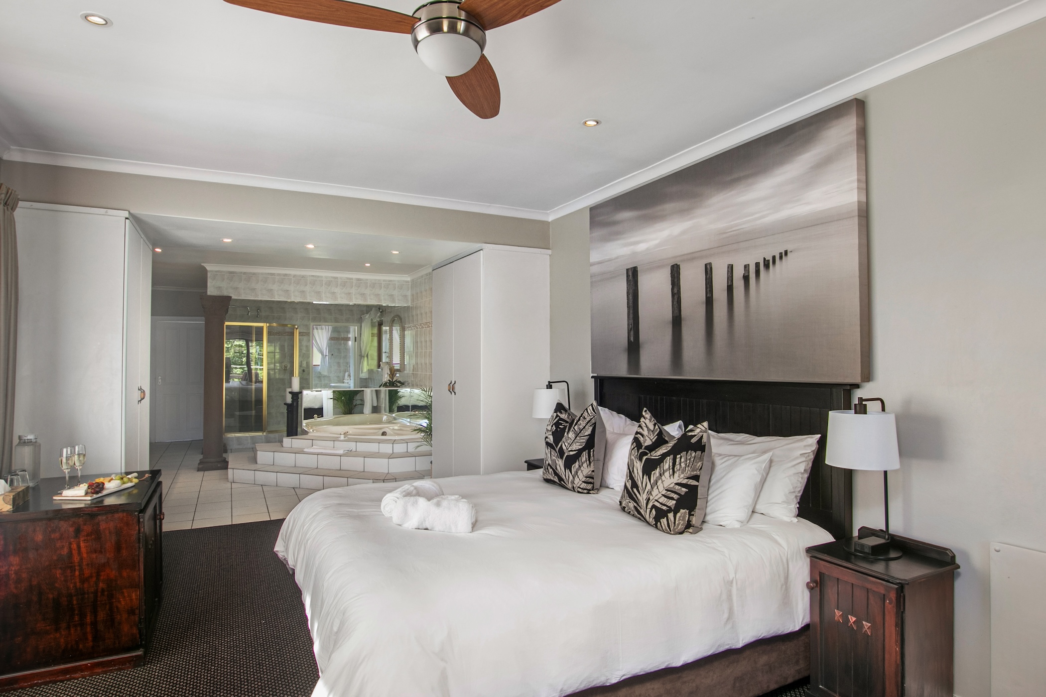 Honeymoon Suite